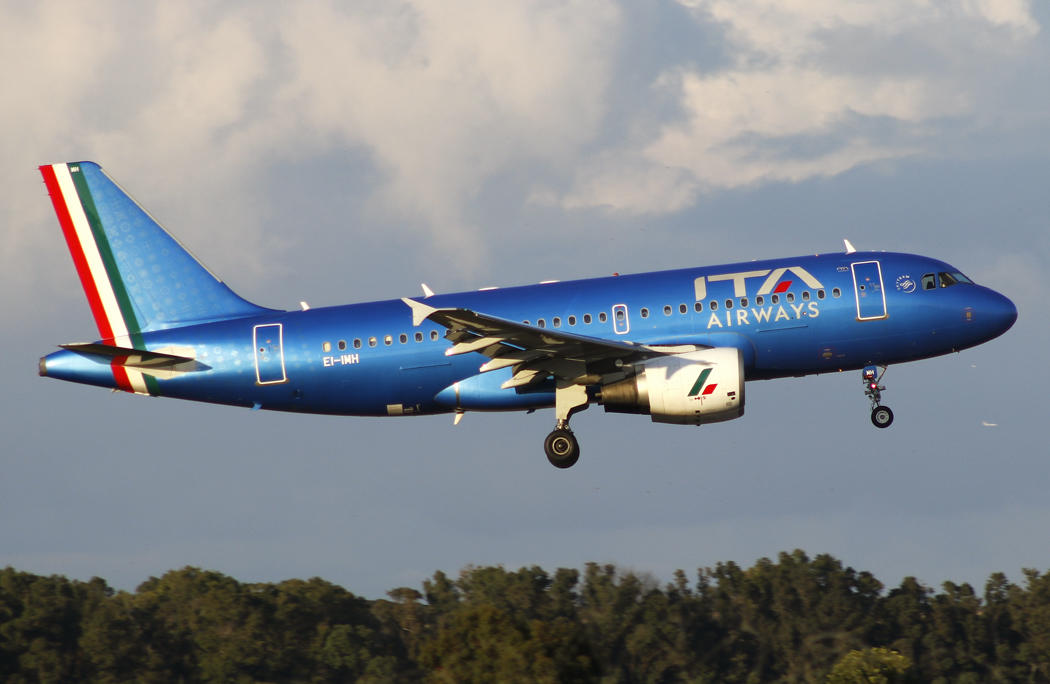 Airbus A319 EI-IMH 