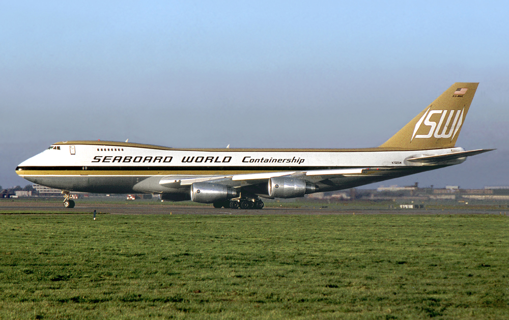 Boeing 747-200(F) N702SW