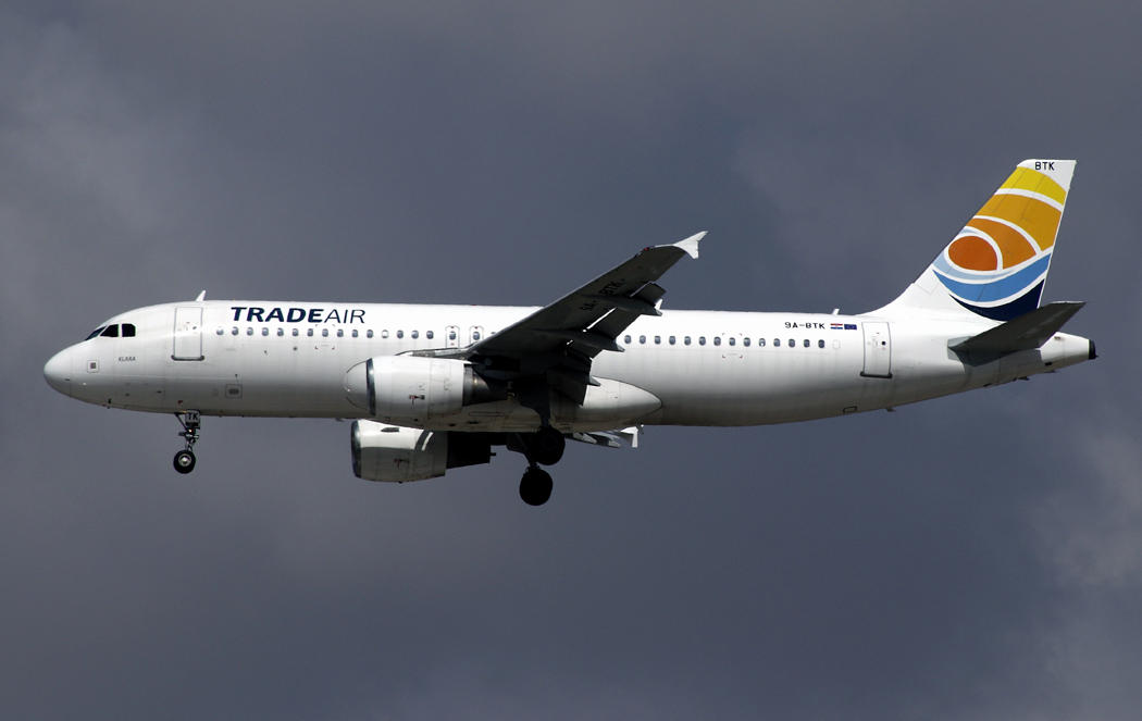 Airbus A320-200 9A-BTK 