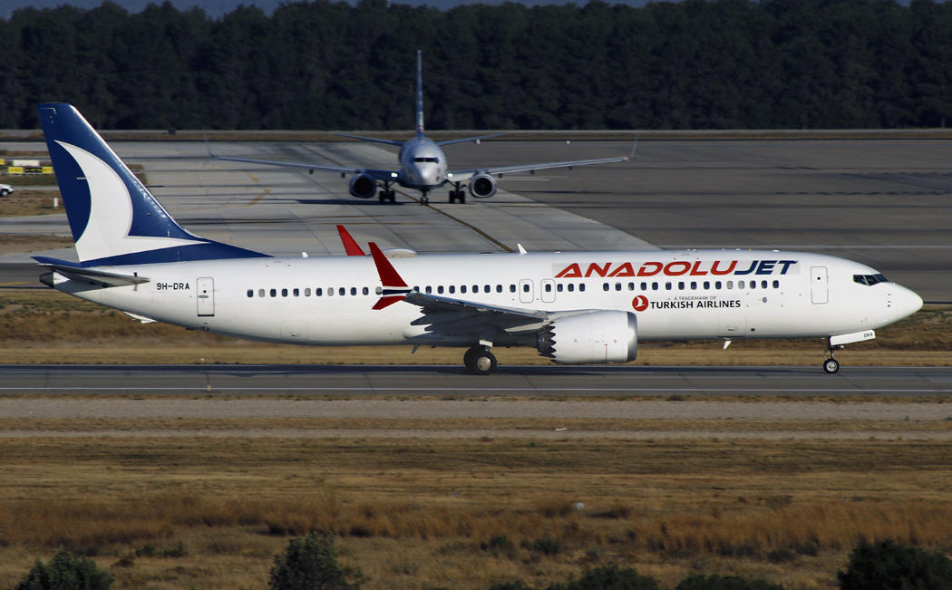 B737 Max 8 9H-DRA 