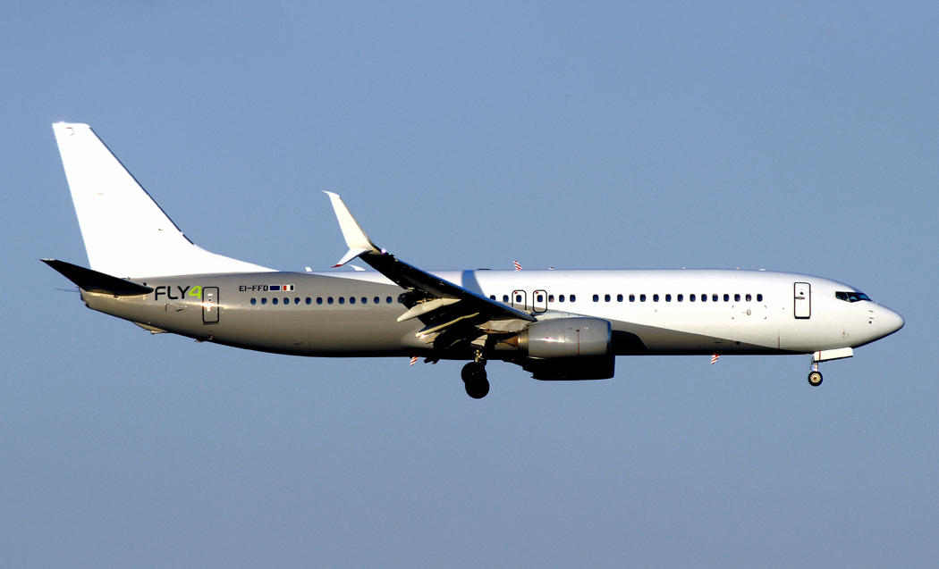 B737-800(WL) EI-FFD 