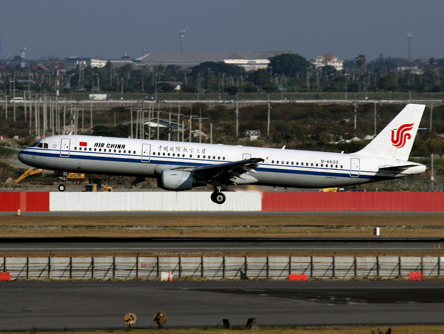Airbus A321-200 B-6633 