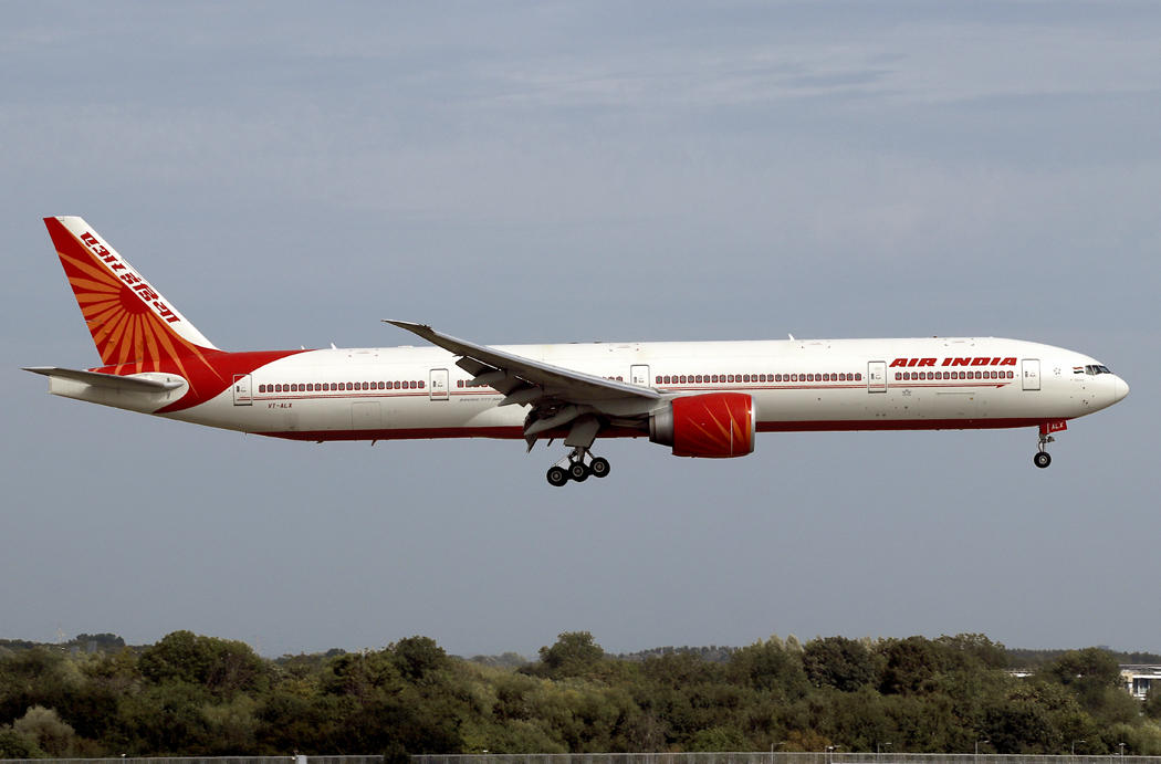 Boeing 777-300(ER) VT-ALX