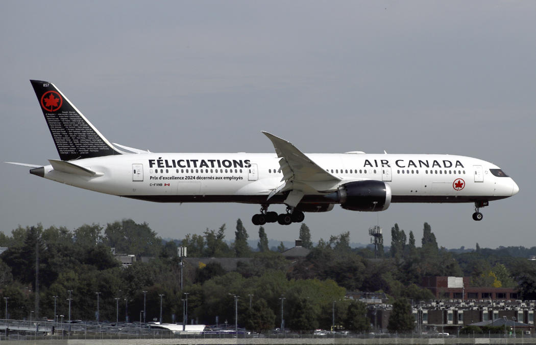 B787-9 C-FVNB