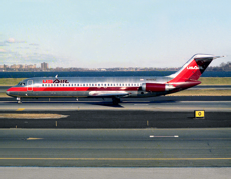N996VJ (LGA 88) FB.jpg