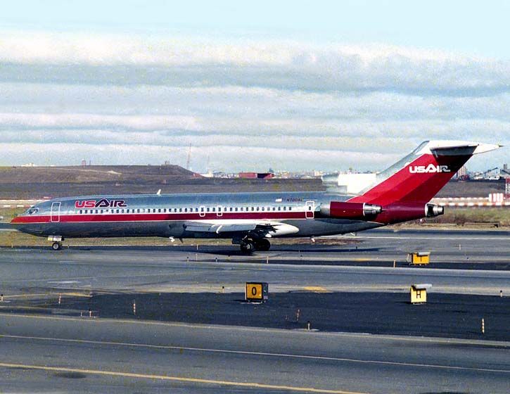 N780AL (LGA 87) fb.jpg