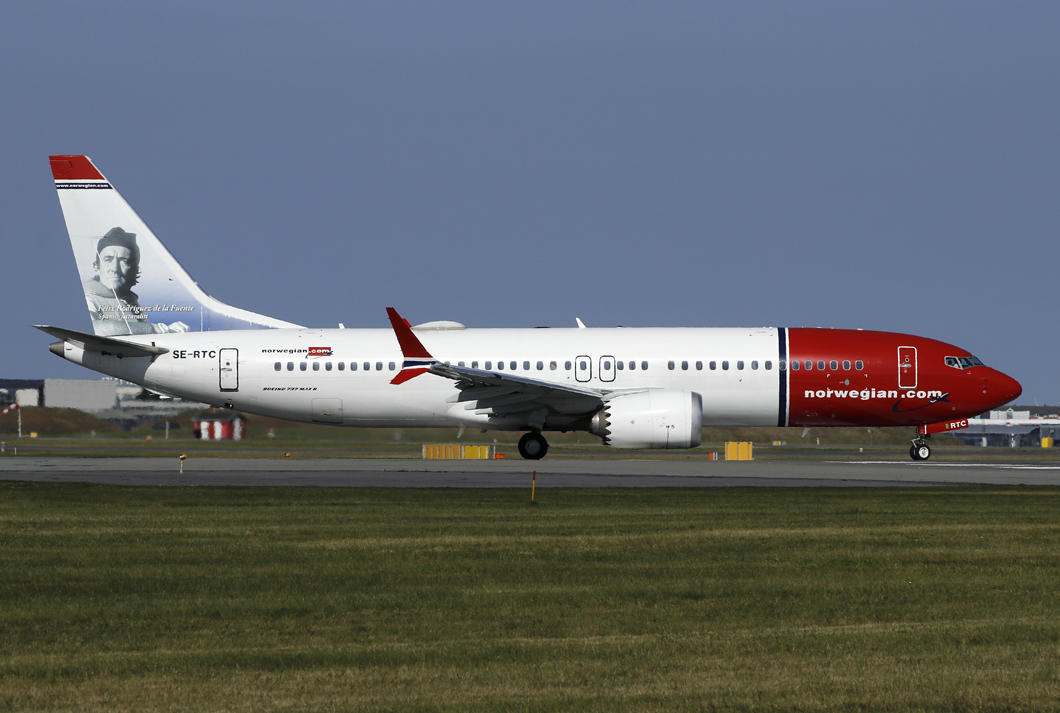 B737 Max-8 SE-RTC 