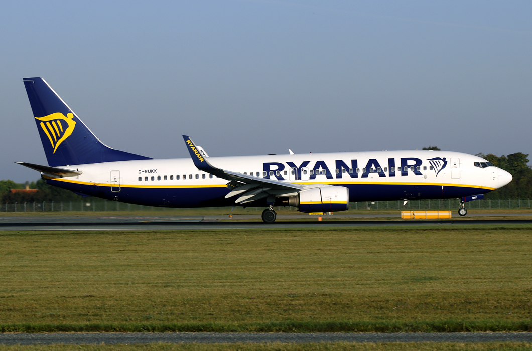 B737-800(WL) G-RUKK