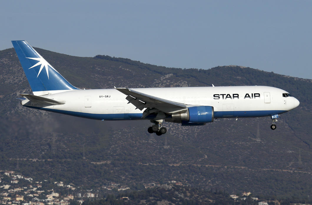 Boeing 767-200 OY-SRJ