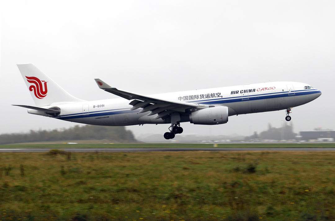 Airbus A330-243(P2F) B-6091 