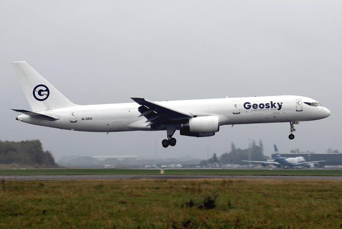 Boeing 757-200F 4L-GEG