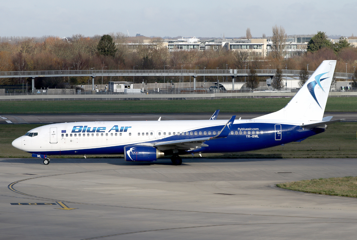 B737-800(WL) YR-BML