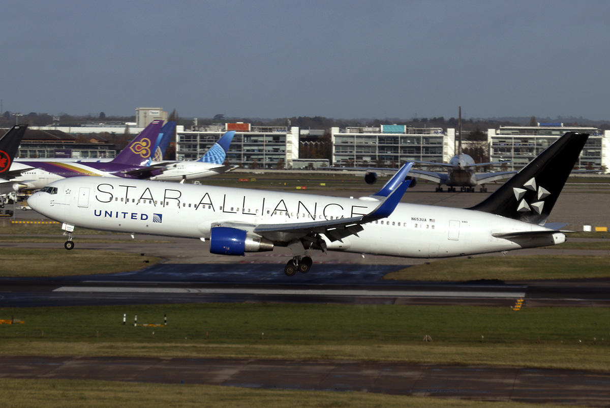 B767-300(WL) N653UA 
