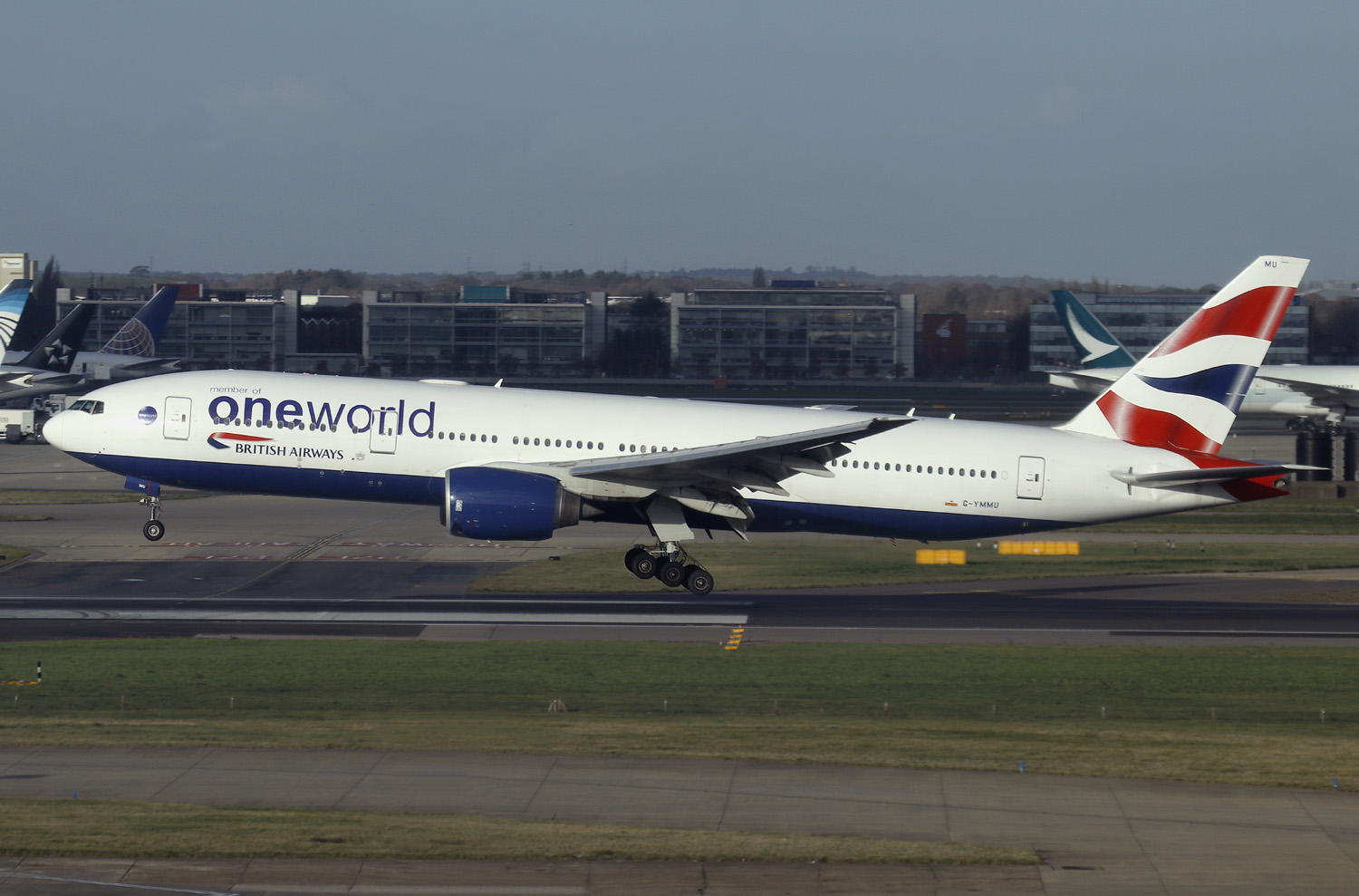 B777-200 G-YMMU 