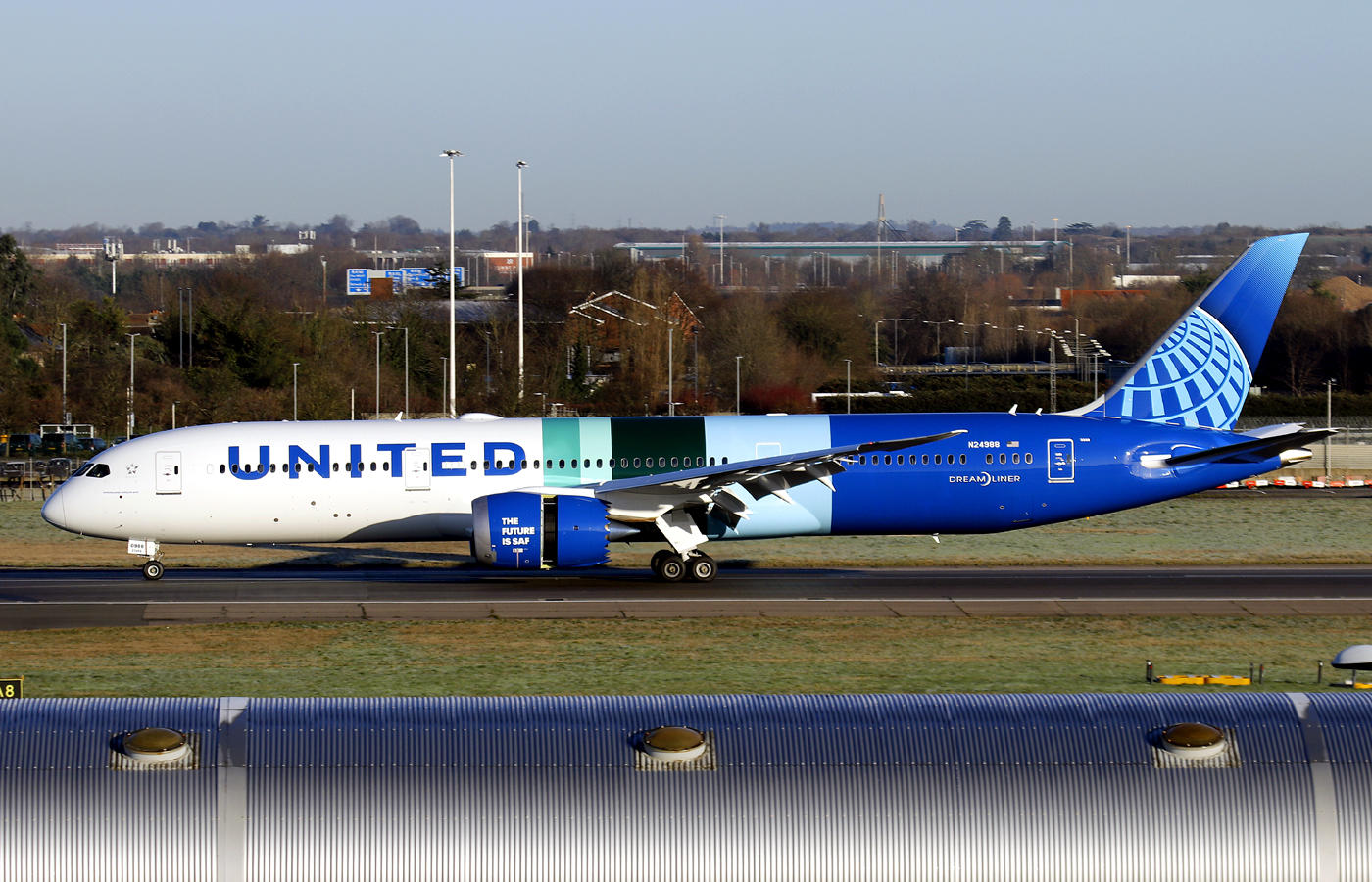 Boeing 787-8 N24988