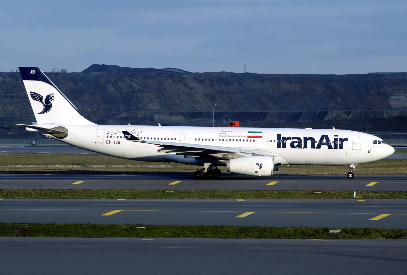 Airbus A330-200 EP-IJB
