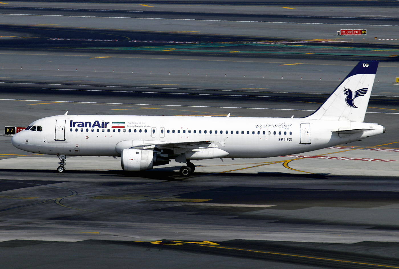 A320-200 EP-IEG 
