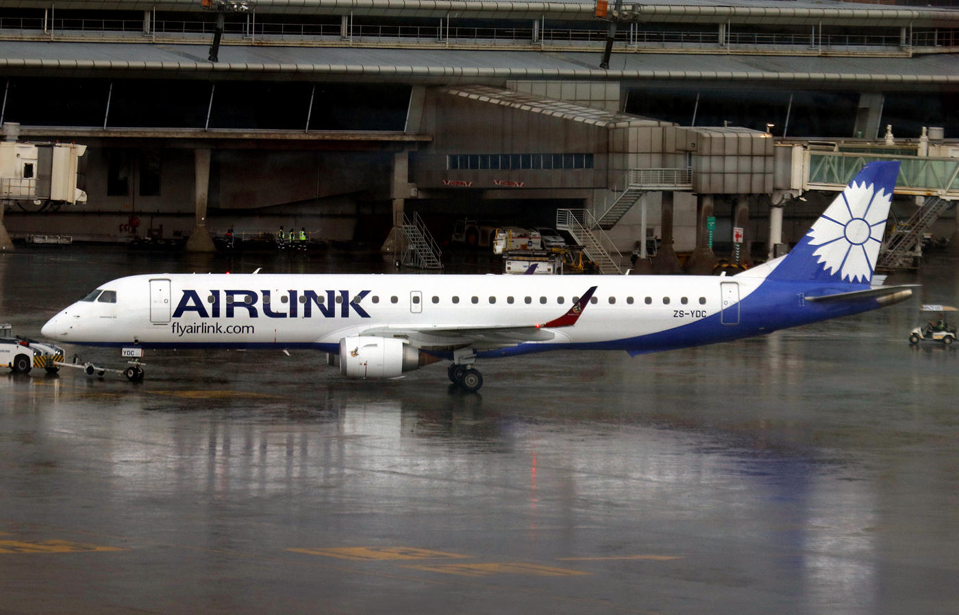 ERJ 190 ZS-YDC