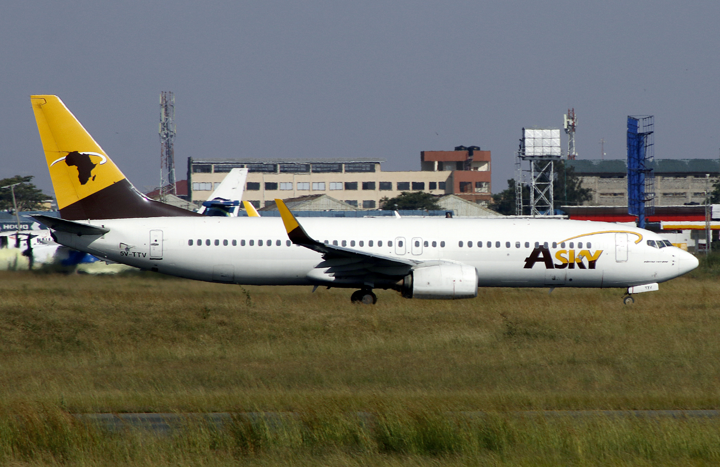 Ɓ737-800(WL) 5V-TTV 
