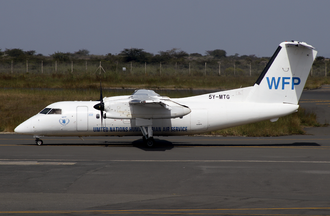 DHC Dash 8-100 5Y-MTG 