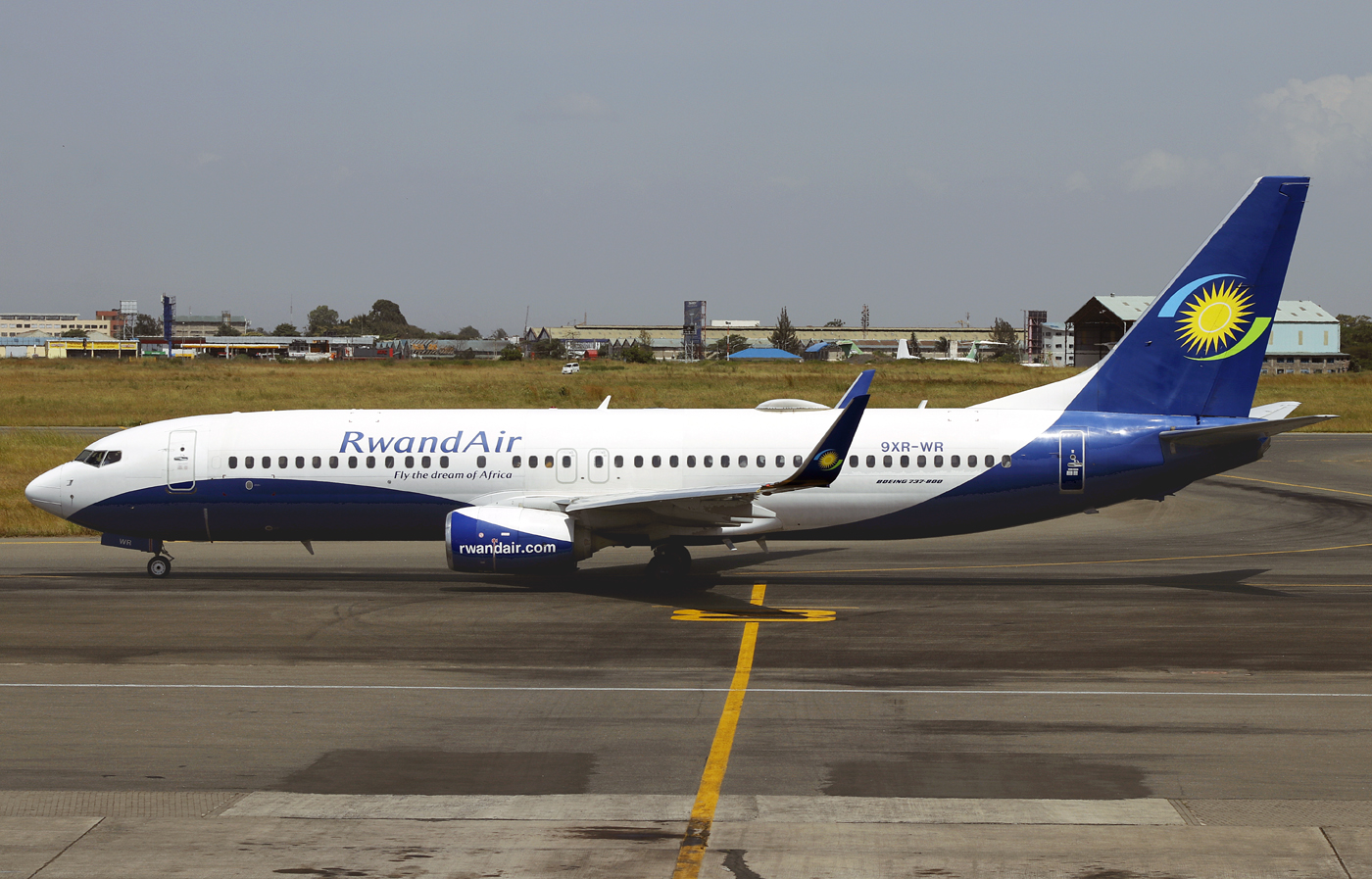 B737-800(WL) 9XR-WR 