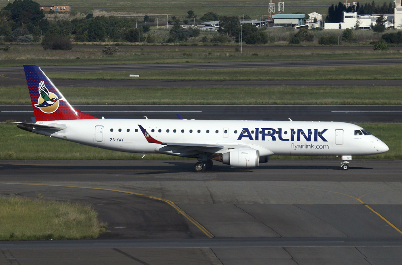 Emb 190(LR) ZS-YAY