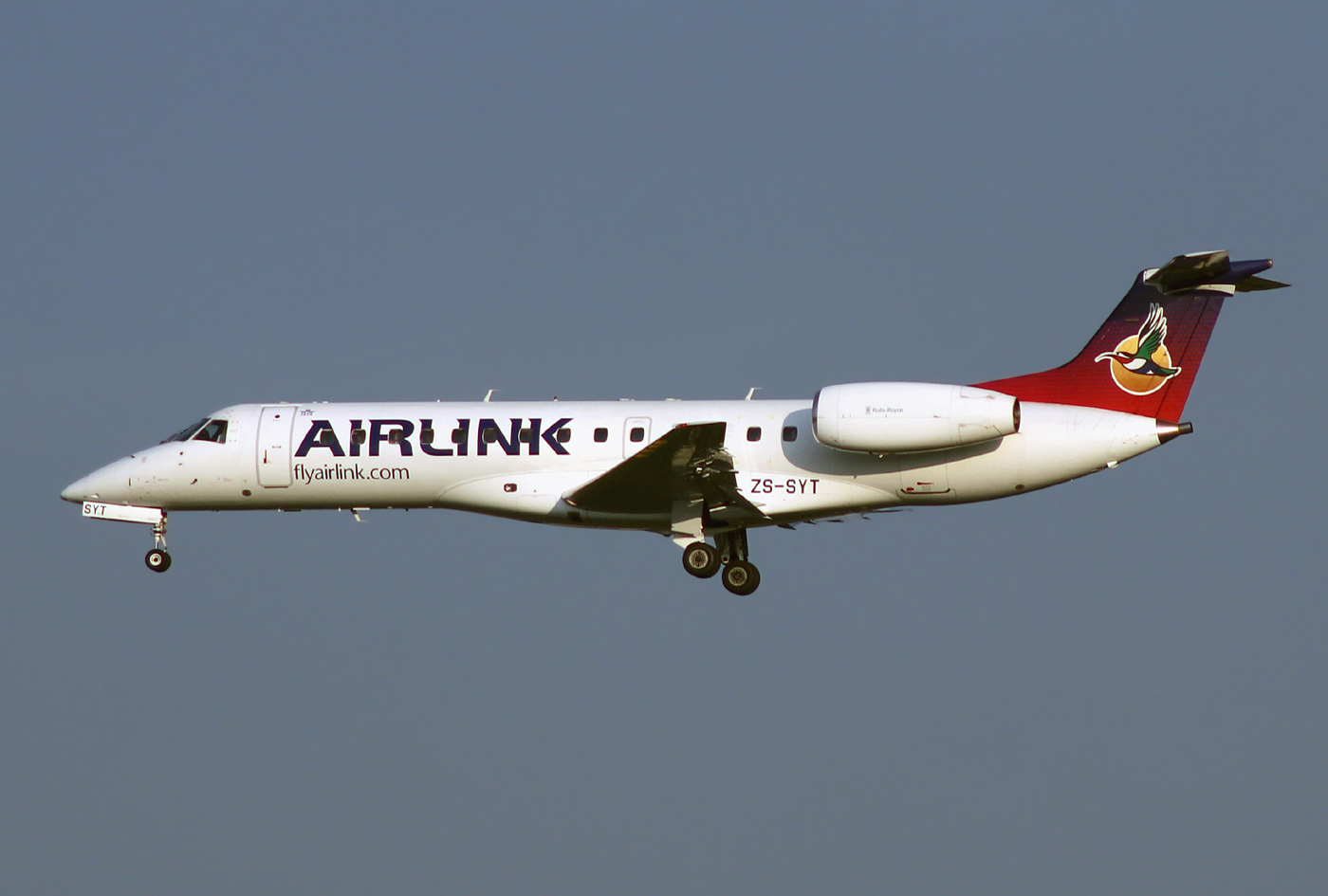 ERJ-135 ZS-SYT 