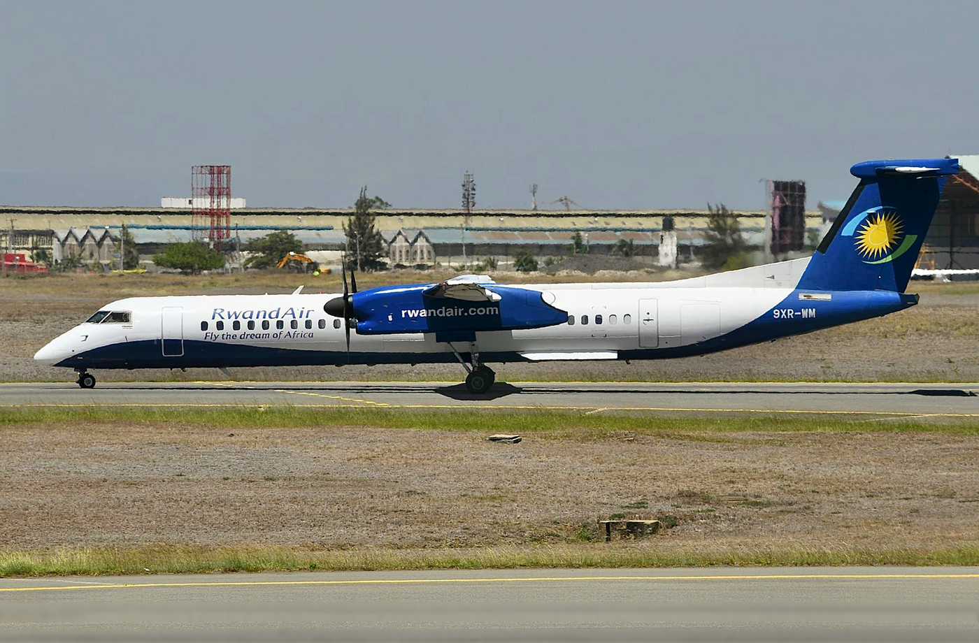 DHC 8 Q-400 9XR-WM