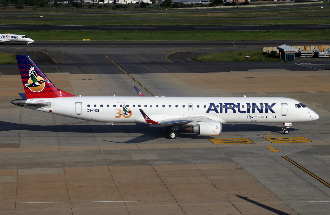 ERJ-190(LR) ZS-YDB