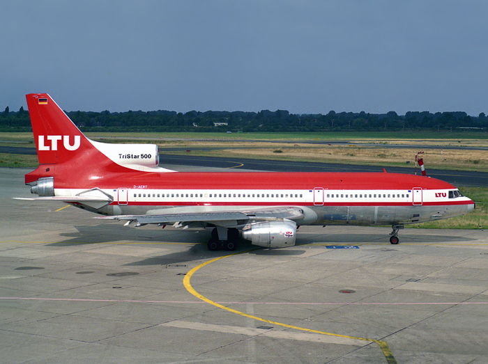 D-AERT (DUS 89) FB.jpg
