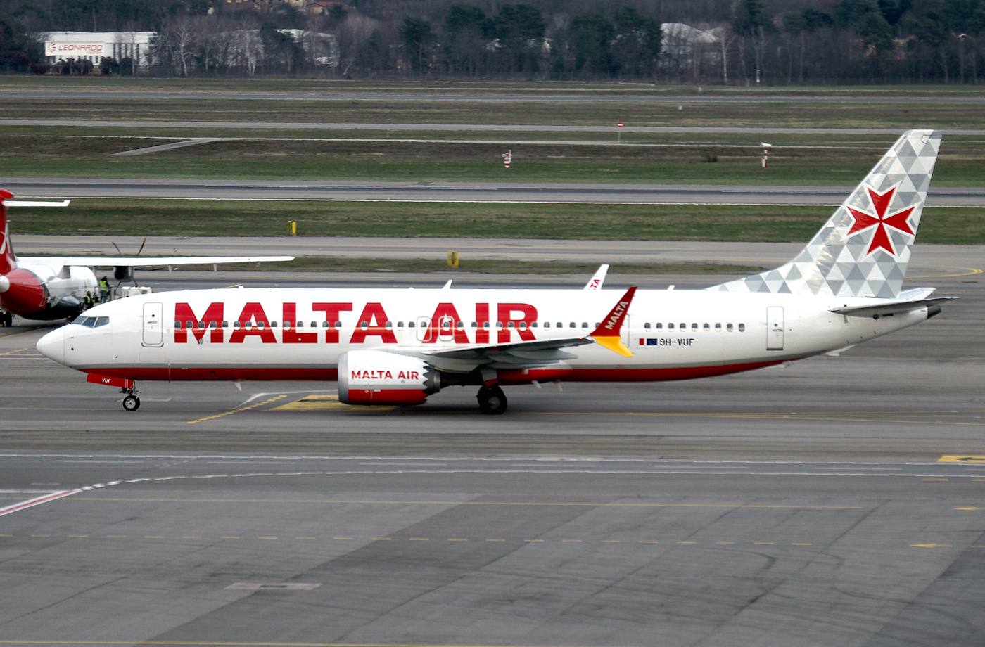 B737 Max 8-Max 9H-VUF 