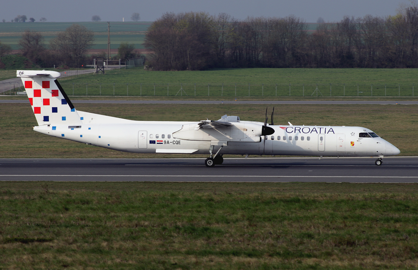 DHC 8Q400 9A-CQE