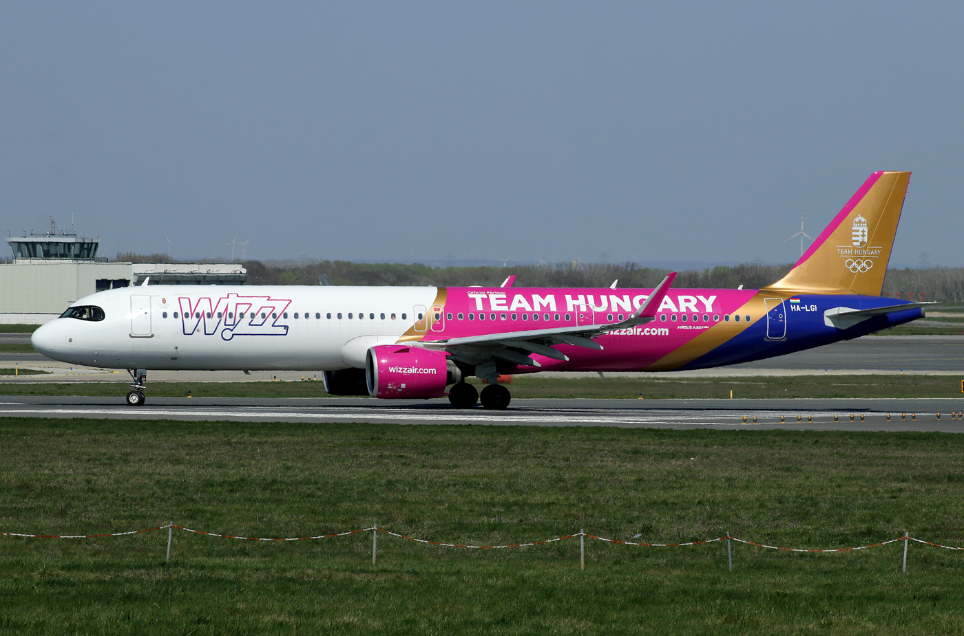 Airbus A321N HA-LGI 