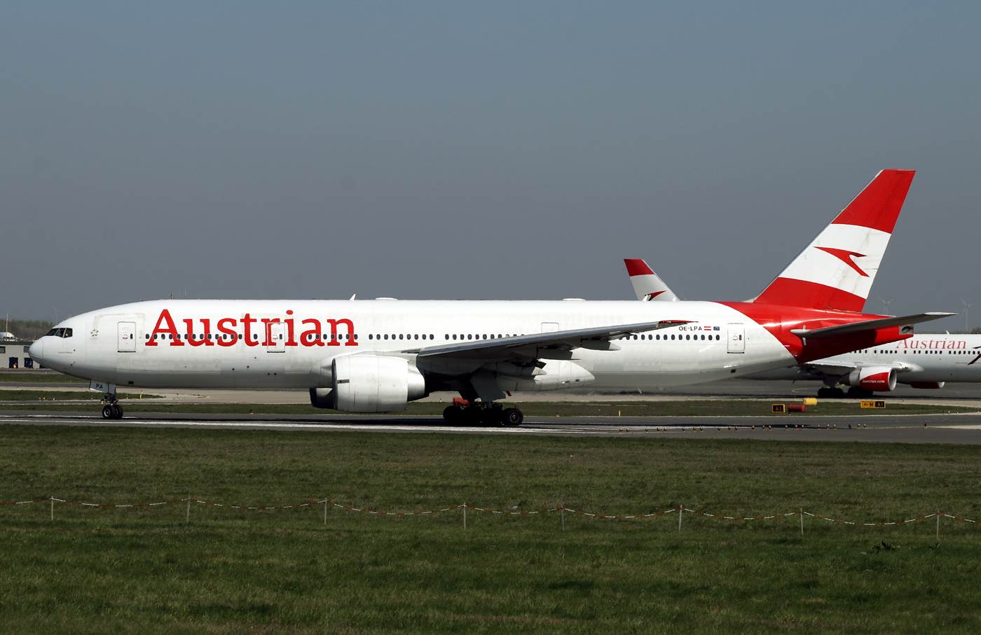 B777-200(ER) OE-LPA