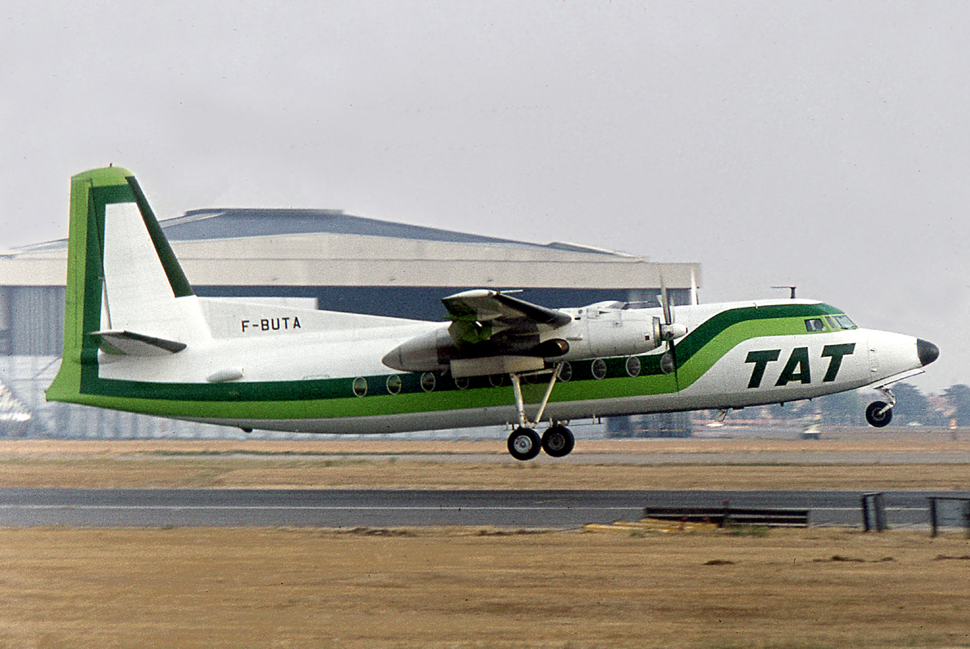 F-BUTA LHR CG  fbfb.jpg