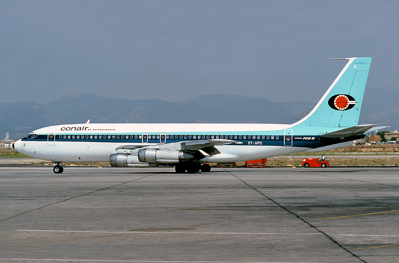 Boeing 720 OY-APU 