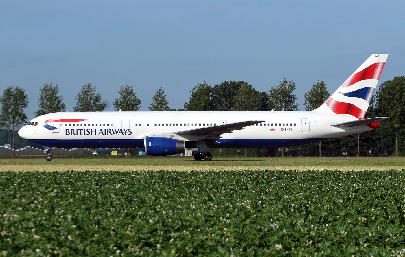 B767-336 G-BNWB 