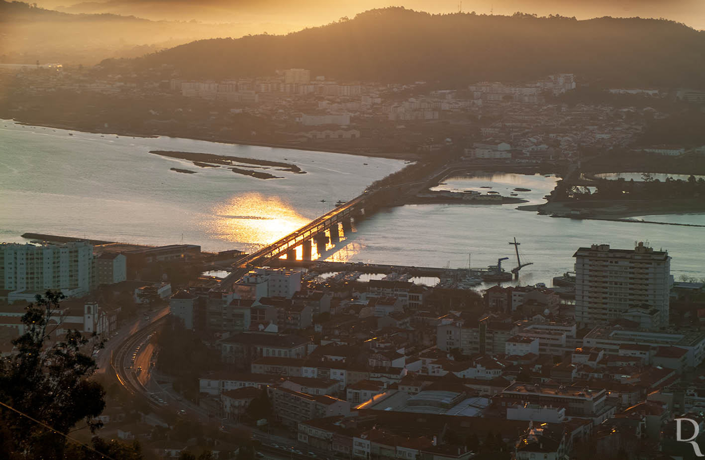 Ponte Metlica Ferroviria e Rodoviria sobre o Rio Lima