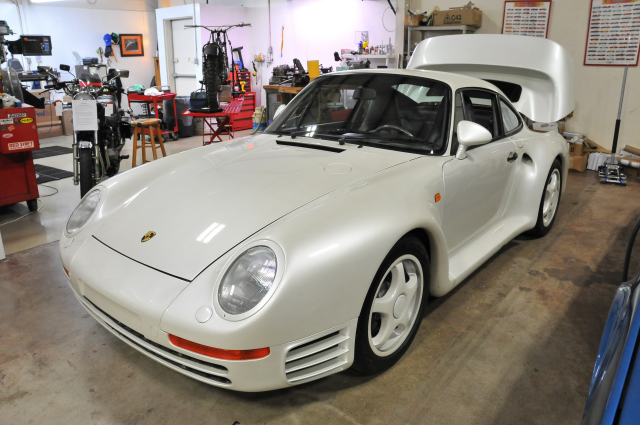 1988 Porsche 959 Komfort, at open house of Radcliffe Motorcar Co., MD (6050)