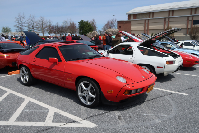 Porsche 928, Peoples Choice Concours, Porsche Swap Meet in Hershey, PA (0818)