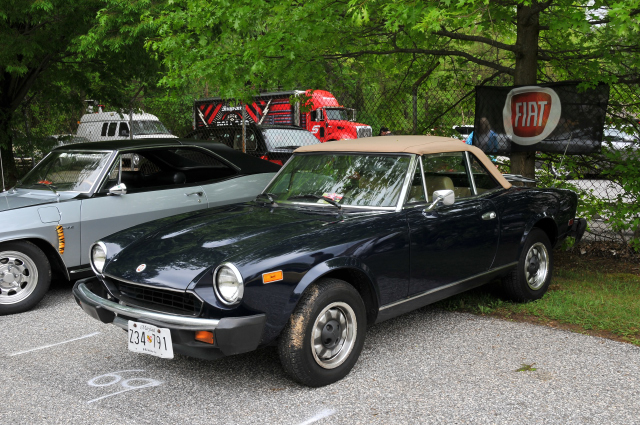 Fiat 124 Spider (6475)