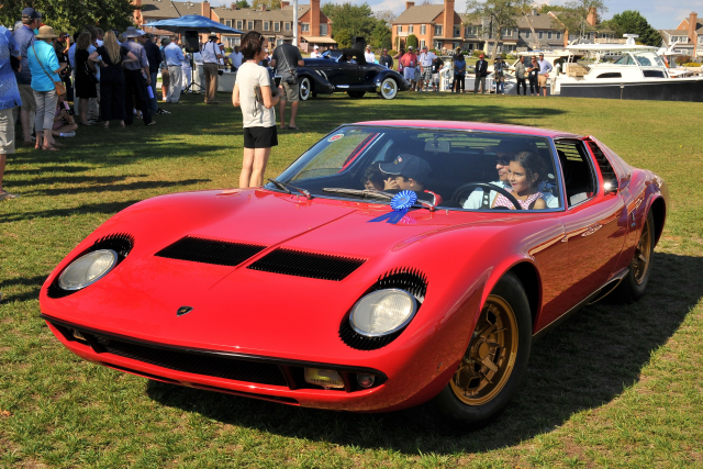 Click thumbnail for 2019 CONCOURS RESULTS ... 1969 Lamborghini Miura S Coupe by Bertone, Jude Alexander, Rockville, MD (7872)