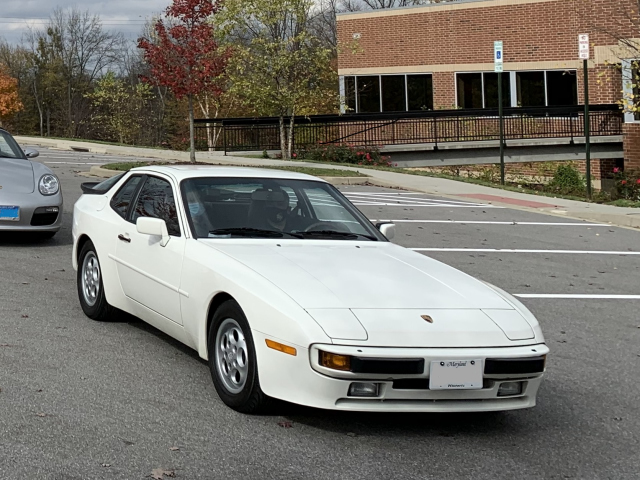 1987 Porsche 944 (5050)