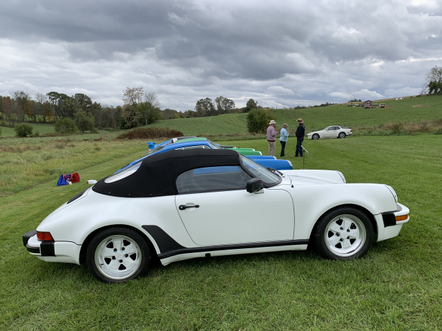 Bob Gs 1989 911 Speedster was one of several standouts on the show field. (0120)