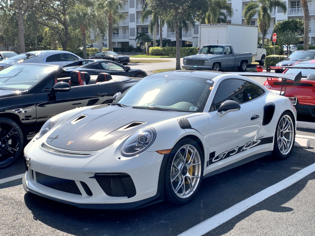 Porsche 911 GT3 RS 991.2 (5932)