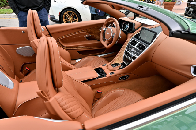 Aston Martin DB11 Volante (1236)
