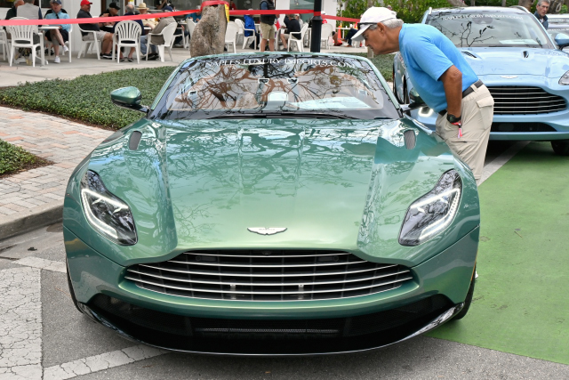 Aston Martin DB11 Volante (1240)