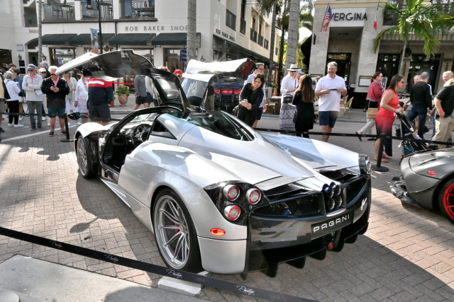 Pagani Huayra (1323)