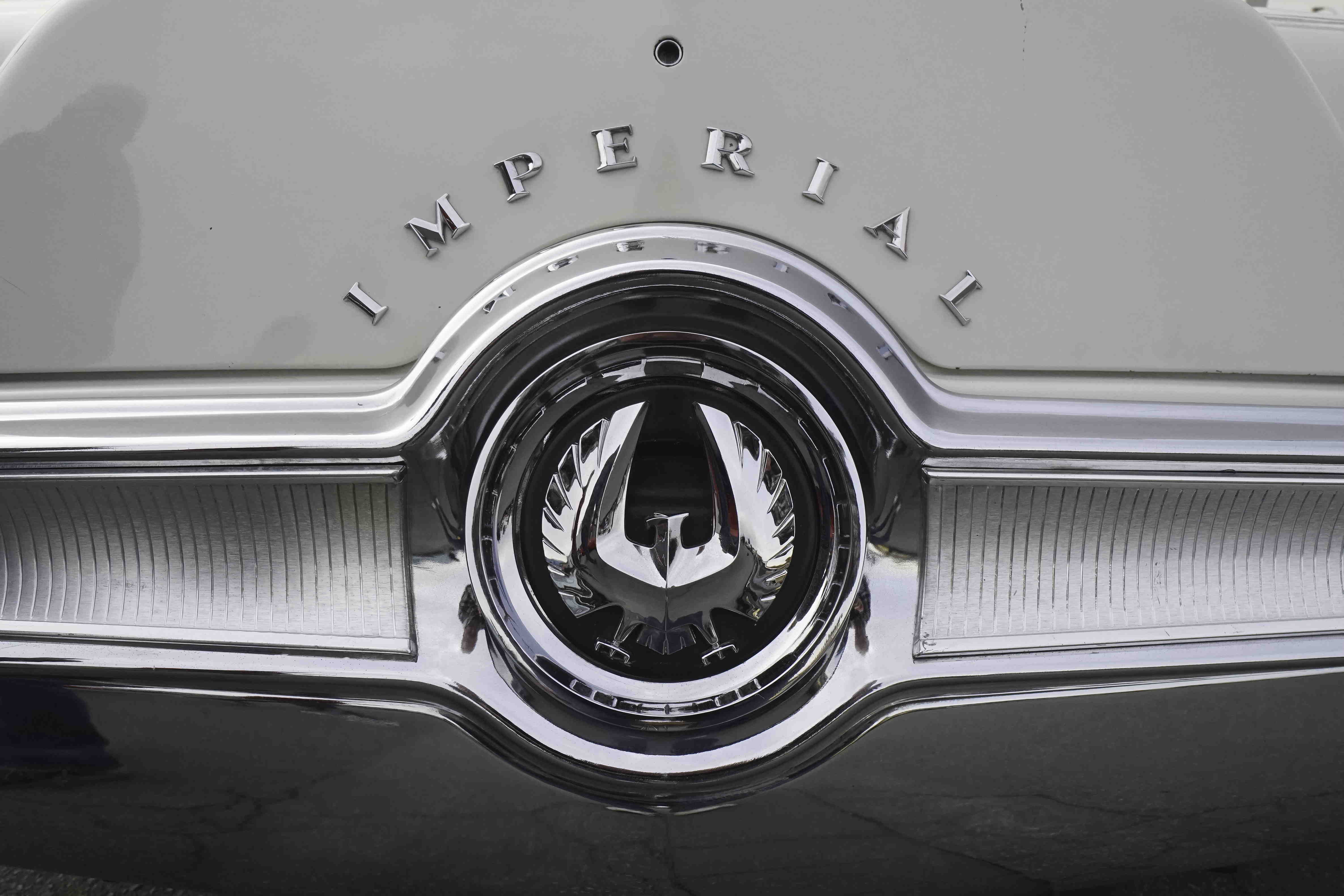 Chrysler 1960s Imperial White DD 12-17 (4)-Logo AI Clear W.jpeg