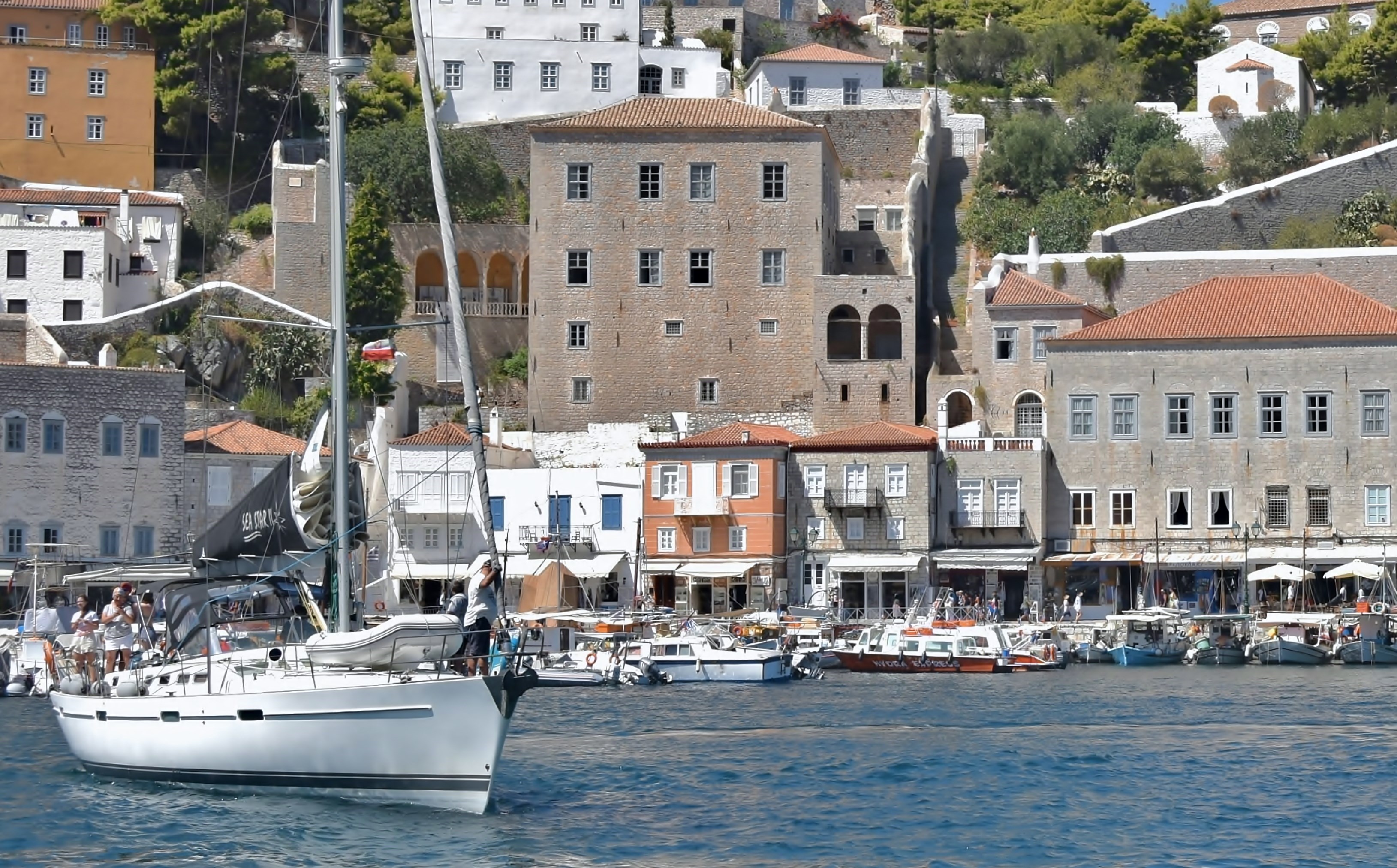 Hydra, the harbor.